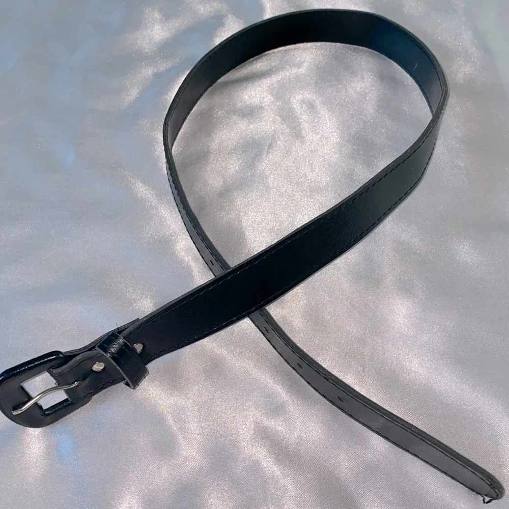 Stylish Women’s Small/Medium adjustable Belt  -‎ like new